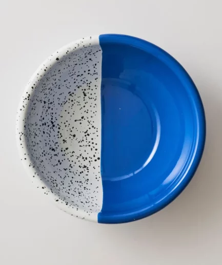 Niebieska miska emaliowana