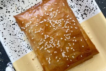 Feta w cieście filo z miodem