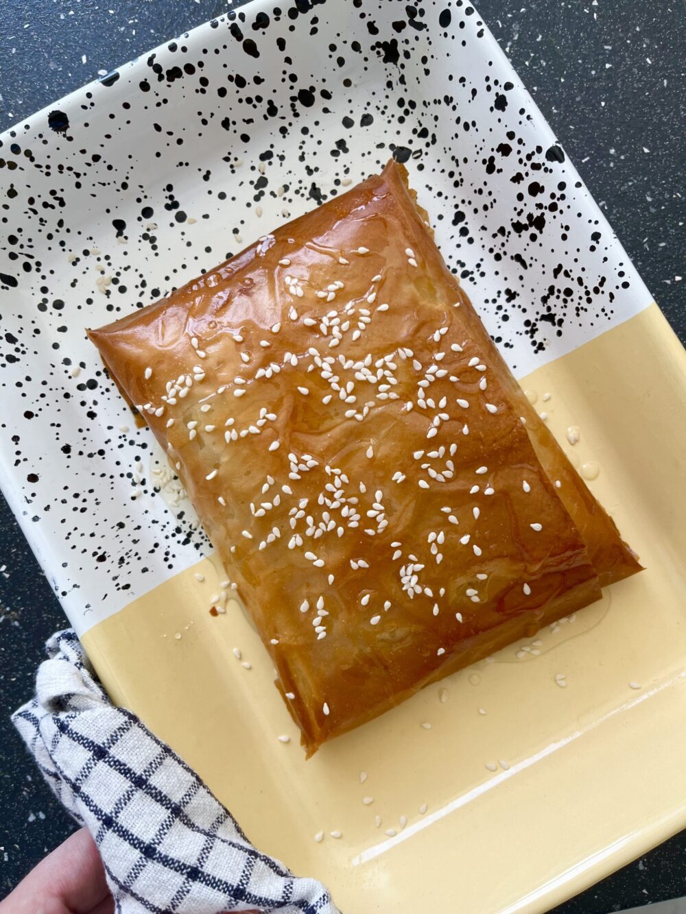 Feta w cieście filo z miodem