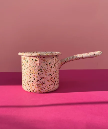Mlecznik emaliowany garnek z dzióbkiem różowy Blush Meadow